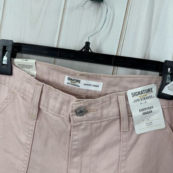 Levi’s Women’s 12/31 Pink Jogger Jeans New - Picture 2 of 6